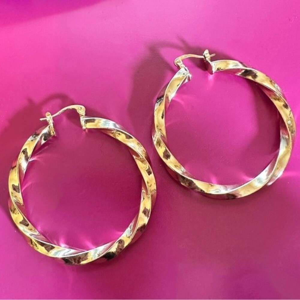 Gold Tone‎ Twisted 2 inch Hoop Earrings Snap Bar Closures
